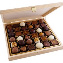 36er Holzbox graviert u. Logo-Pralinés Siebdruck